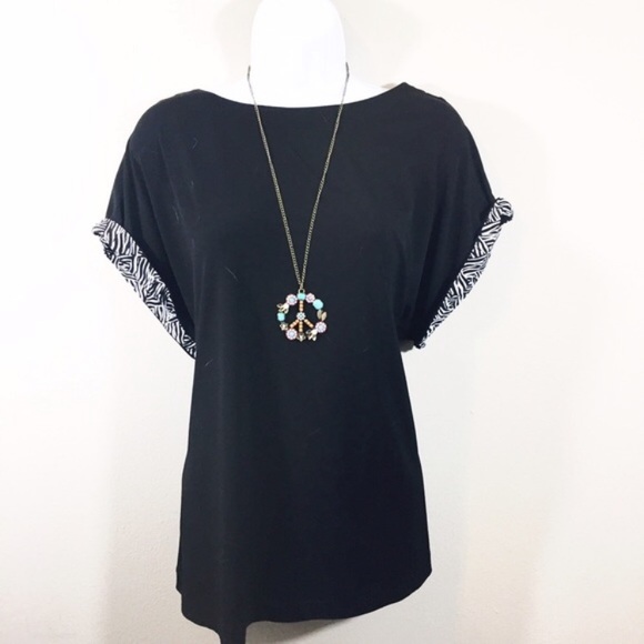 Dana Buchman Tops - Black Loose Fitting Top with Zebra Print Lining